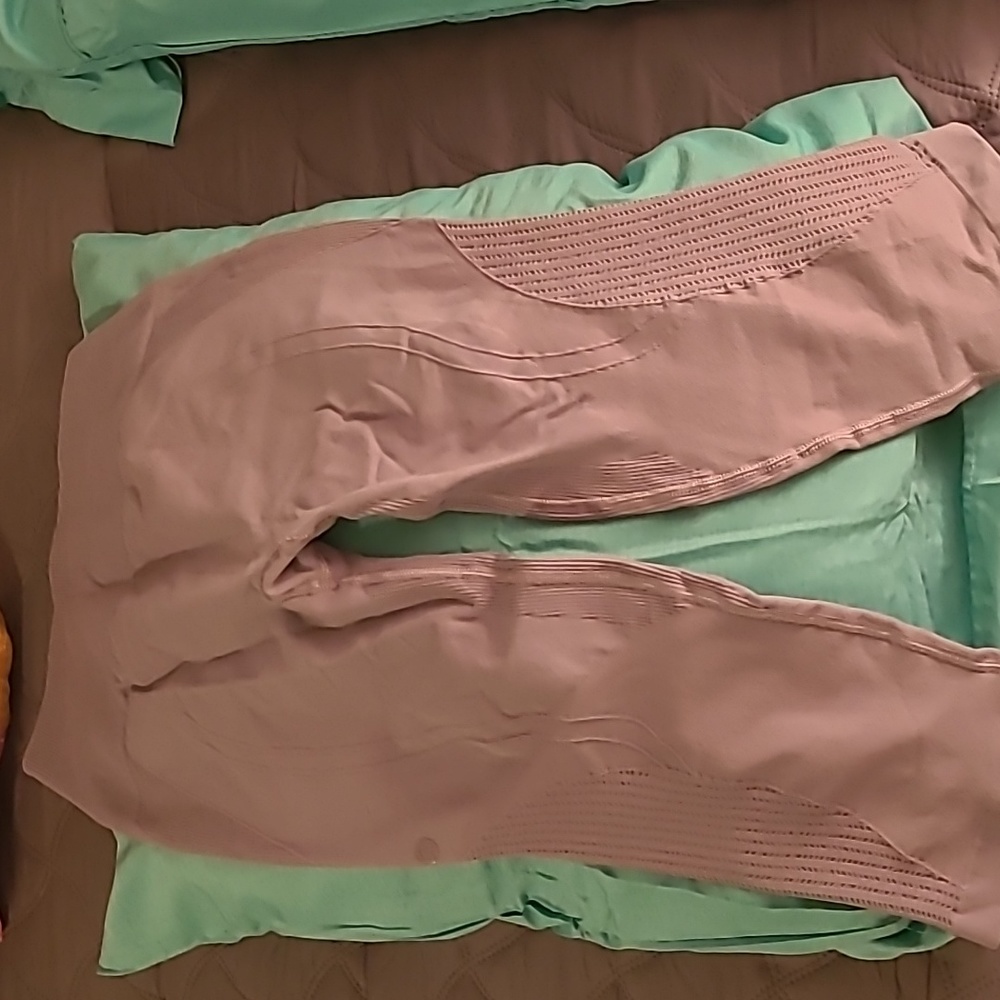 Lululemon Grey Capris